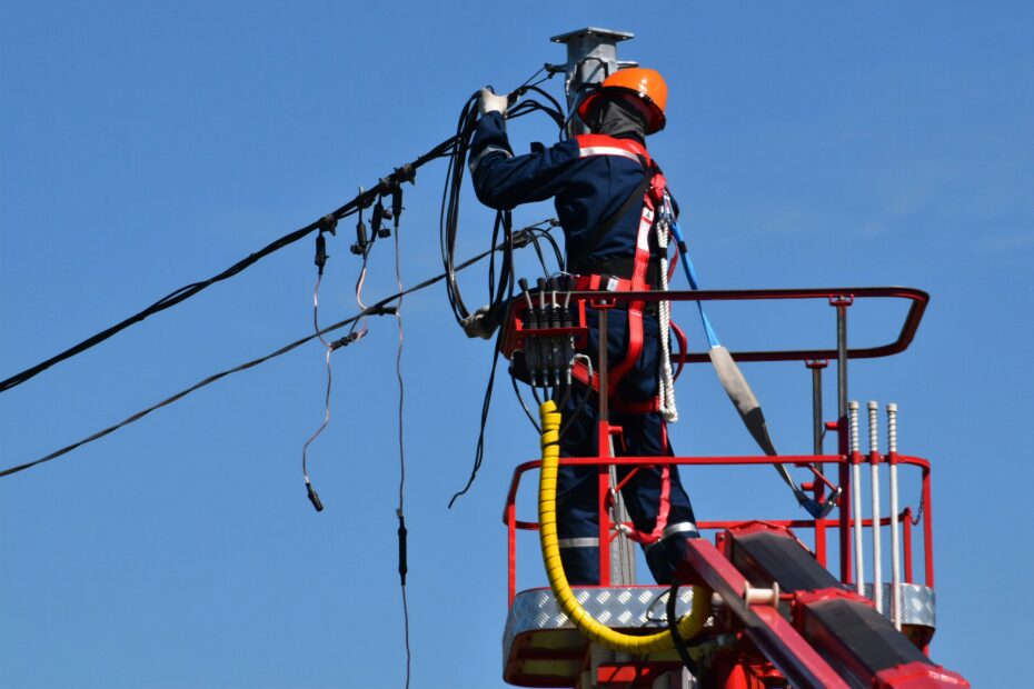 Hire Electrician in Hyattsville
