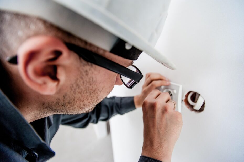 Hire Electrician in Elkridge