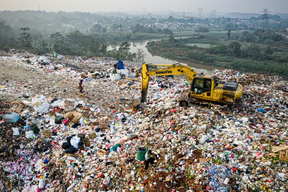 Hire Waste Management in Perry Hall