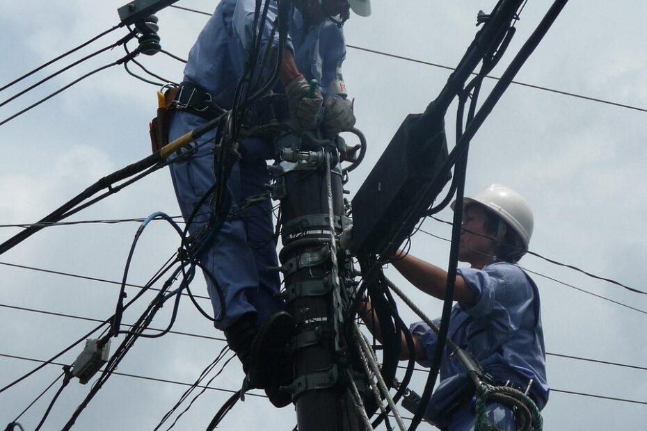 Hire Electrician in Brock Hall