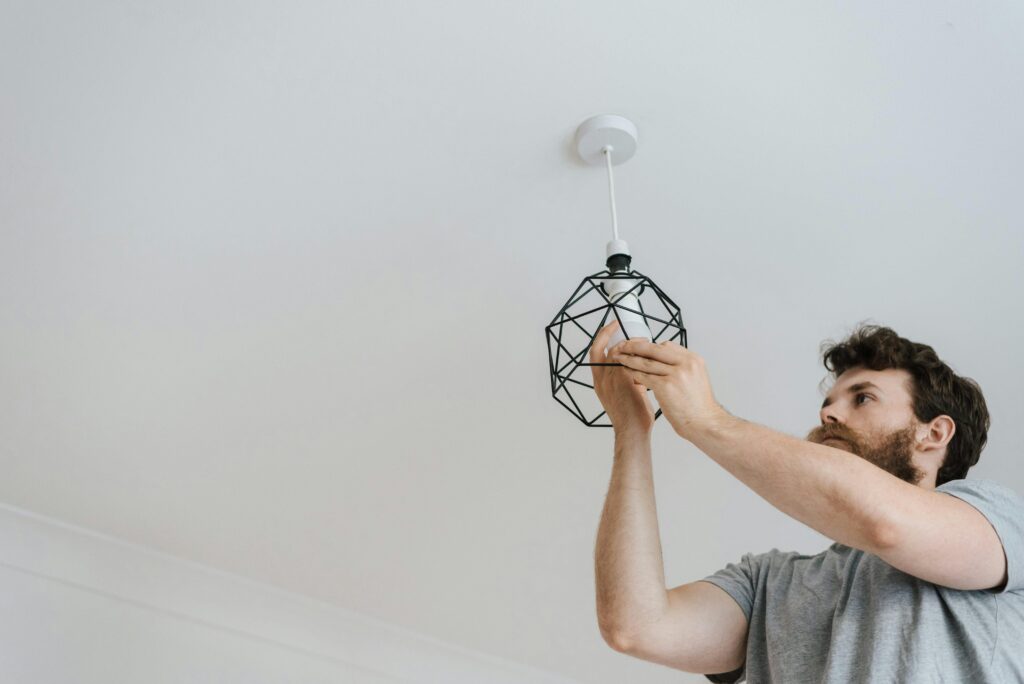 Hire Electrician in Annapolis Neck