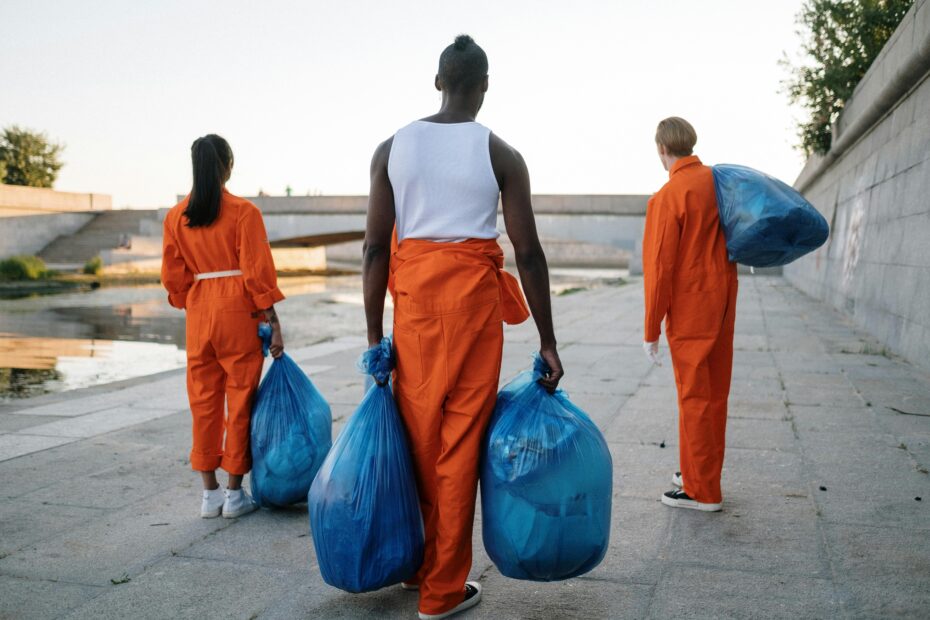Hire Waste Cleaner in Kemp Mill