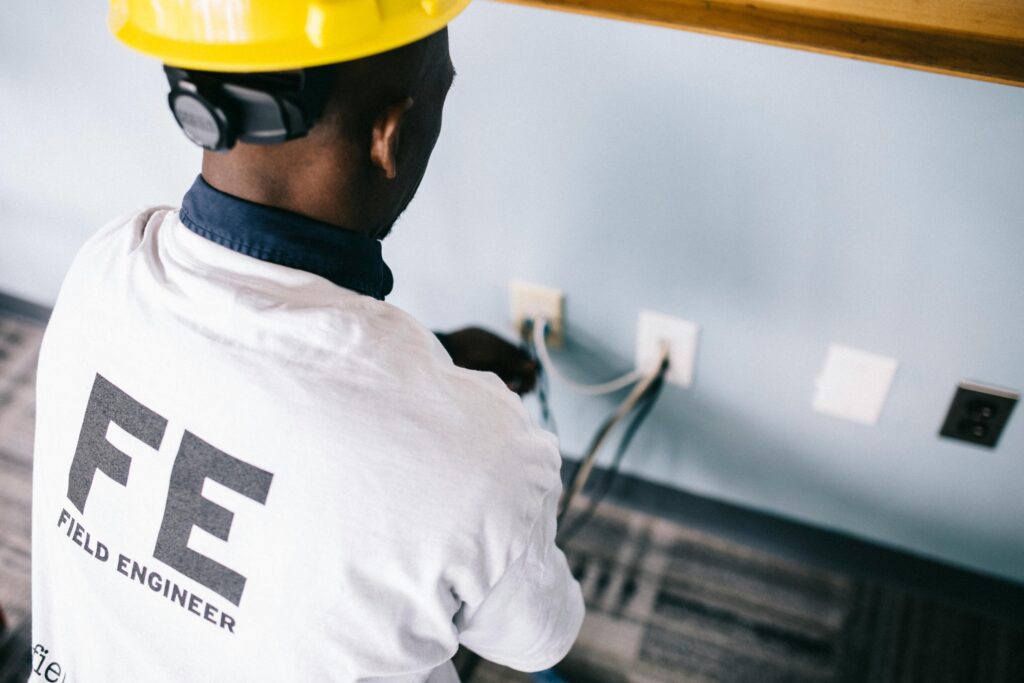 Hire Electrician in Annapolis Neck