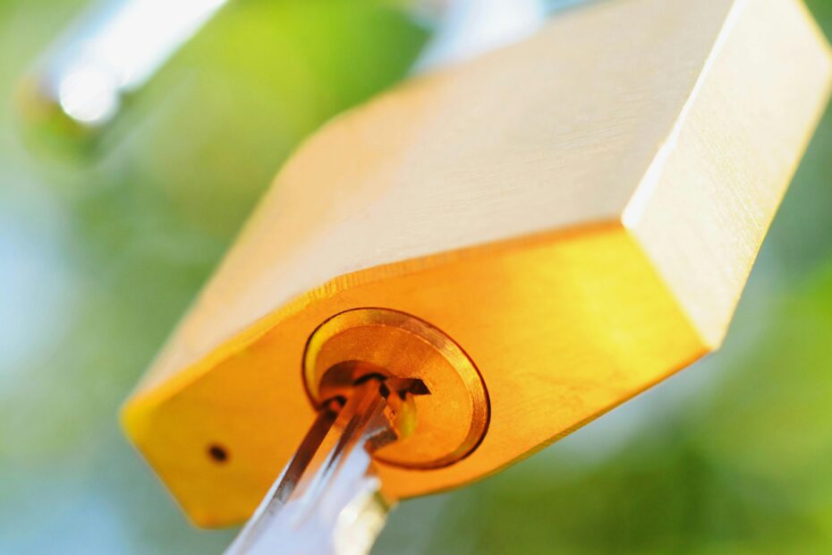 Hire Locksmith in East Riverdale