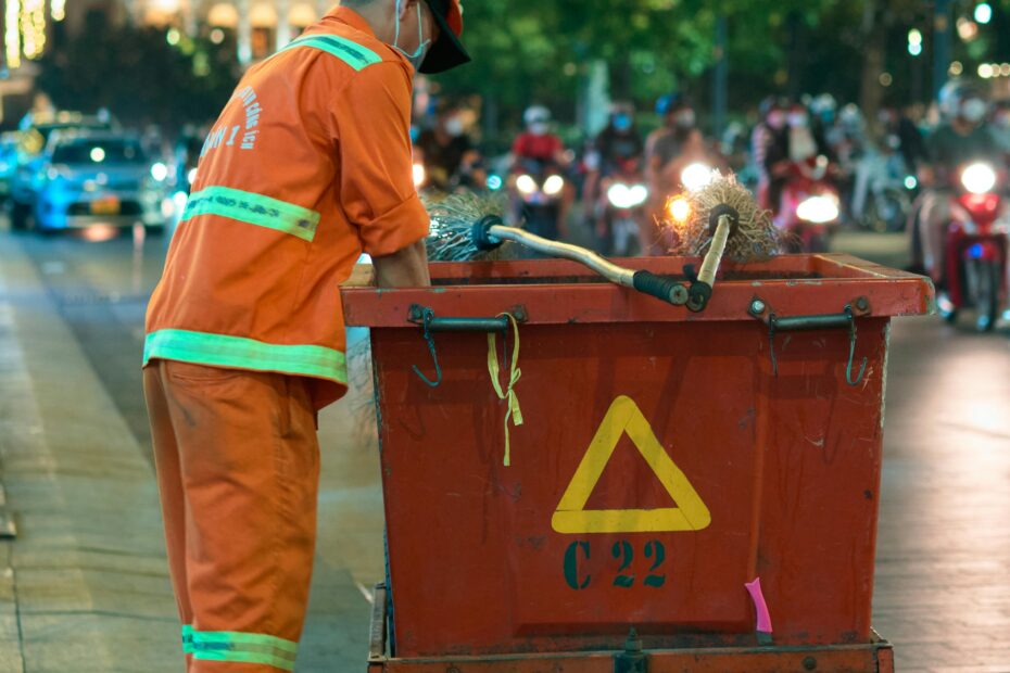 Hire Waste Cleaner in Elkton