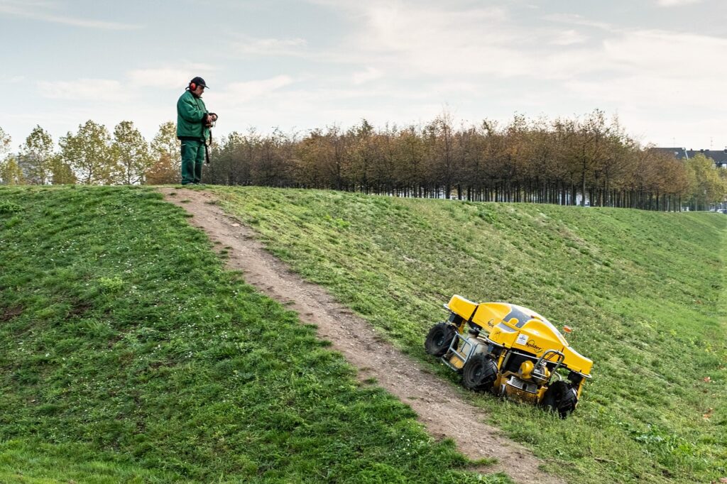 hire landscaper in Travilah